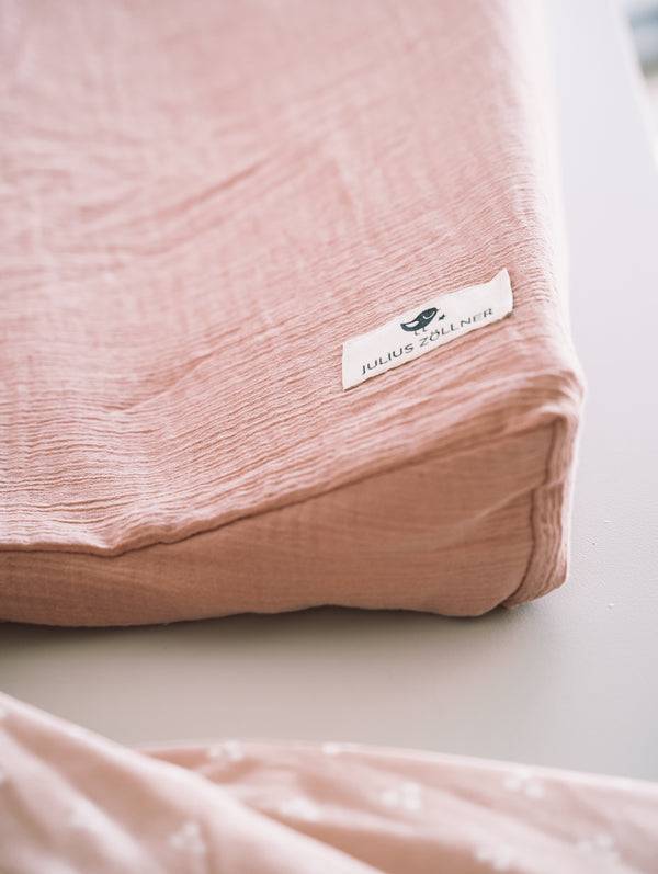 Julius Zöllner Bezug Wickelunterlage/2-Keil-Mulde aus Musselin, Dusty rose Saisonschlussverkauf