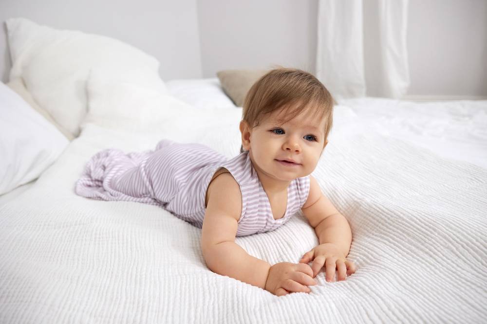Lässig Baby Schlafsack 0,5 TOG - Gestreift, Lila Milky Bis zu 55% Rabatt