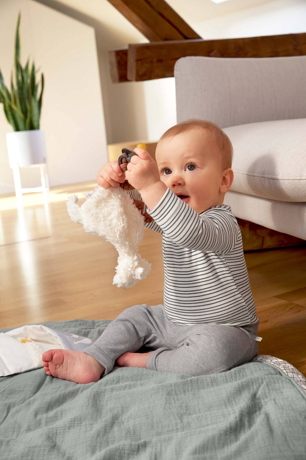 Lässig Baby Body langarm - Bio Baumwolle, Streifen, Grau im Angebot