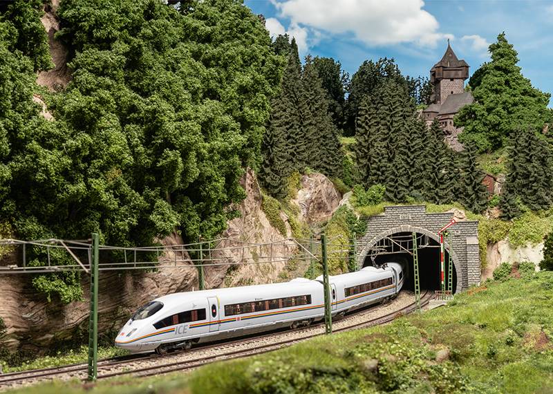 Märklin Triebwagenzug ICE 3, Baureihe 403 Begrenzt auf 3 Tage