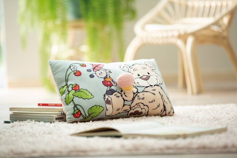 NICI Rechteckiges Kissen Bär Bendix mit Eis NICI GREEN Zeitlich begrenztes Angebot