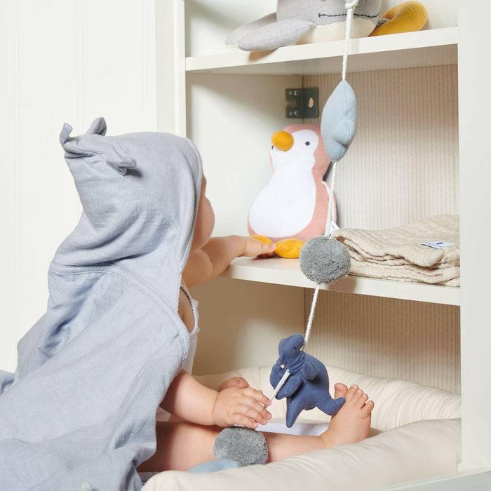 Nordic Coast Company Spieluhr Baby Pinguin Rosa Blitzverkäufe