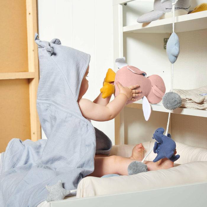 Nordic Coast Company Spieluhr Baby Pinguin Rosa Blitzverkäufe
