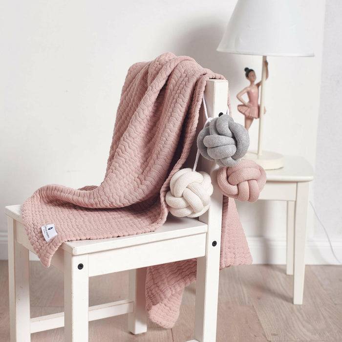 Nordic Coast Company Babygym Anhänger Set Knoten Rosa Saisonschlussverkauf