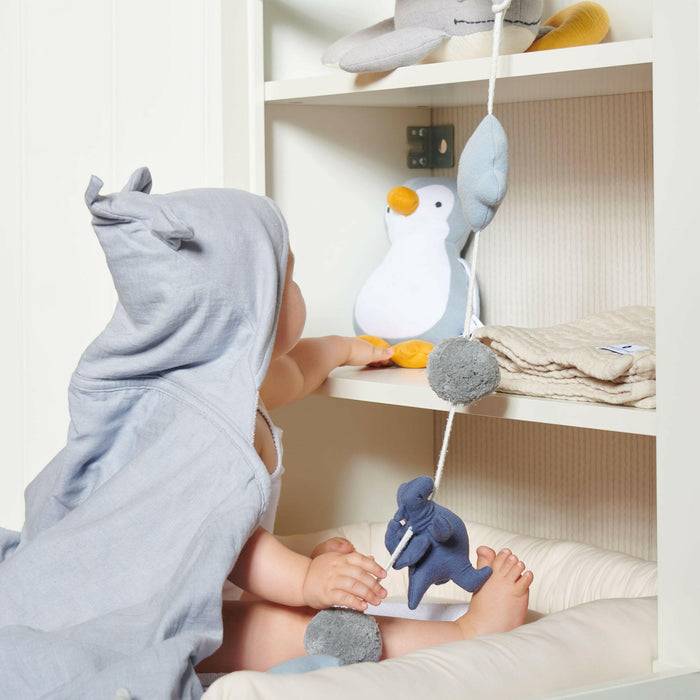 Nordic Coast Company Spieluhr Baby Pinguin Hellblau Letzter Tag