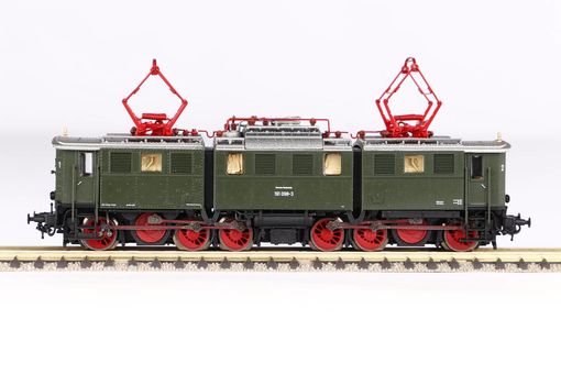Piko N Sound-E-Lok BR 191 DB IV, inkl. PIKO Sound-Decoder Artikelnummer: 40541 Saisonale Angebote