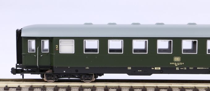 Piko N Schürzeneilzugwagen 2. Klasse DB IV Artikelnummer: 40620 Begrenztes Angebot
