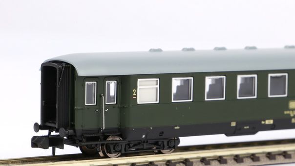 Piko N Schürzeneilzugwagen 2. Klasse DB IV Artikelnummer: 40620 Begrenztes Angebot
