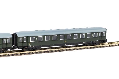 Piko N 2er Set Schürzeneilzugwagen 1./2. Klasse + 2. Klasse DR III Artikelnummer: 40628 Fabrikladen
