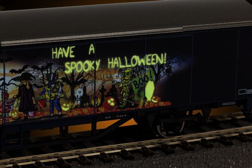 Piko Gedeckter Güterwagen "Halloween" Artikelnummer: 27704 Zeitlich begrenztes Angebot