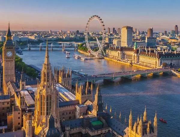 Ravensberger Matratzen Puzzle 2000 Teile - Stimmungsvolles London 2025