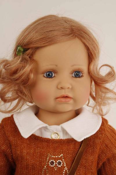 Schildkröt Manufaktur Puppe Anna-Maria 70 cm stehend von Brigitte Paetsch braune Haare, Kleidung rose/rot/weiss Fabrikpreis