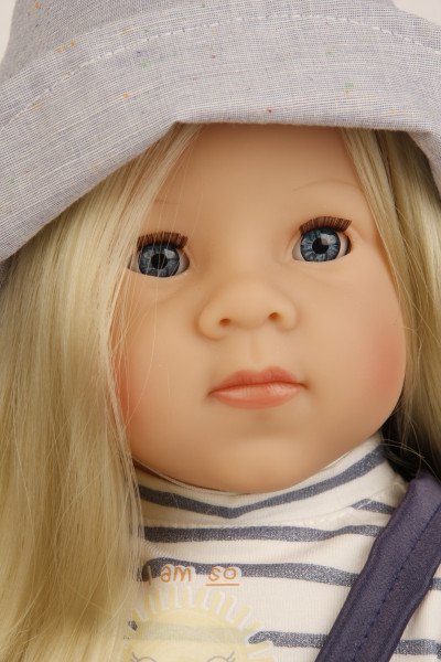 Schildkröt Manufaktur Stehpuppe Elli 52 cm blonde Haare, blaue Schlafaugen, sommerkliche Kleidung blau/weiss/gelb Fabrikpreis
