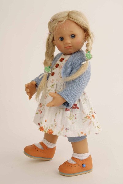 Schildkröt Manufaktur Puppe Müller-Wichtel Pia 30 cm blonde Haare, Blumenkleidung Online Outlet