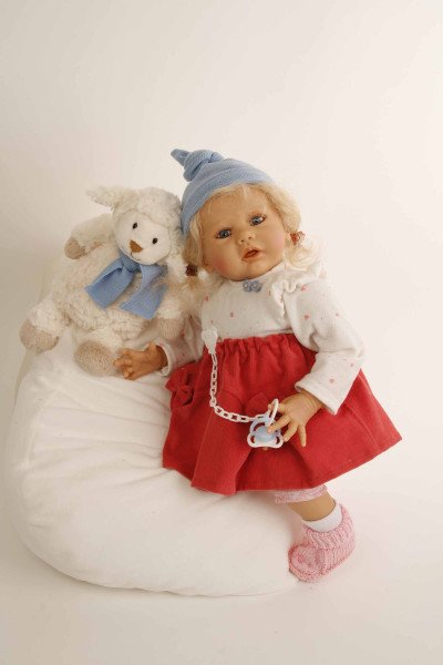 Schildkröt Manufaktur Baby Pina 52 cm von Karola Wegerich , blonde Haare, Kleidung weiss/blau/rot Exklusive Angebote