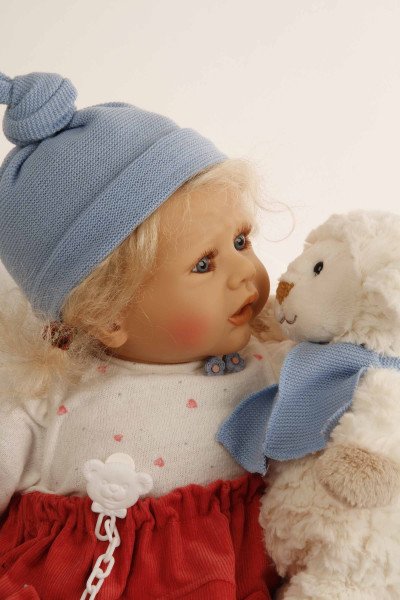 Schildkröt Manufaktur Baby Pina 52 cm von Karola Wegerich , blonde Haare, Kleidung weiss/blau/rot Exklusive Angebote