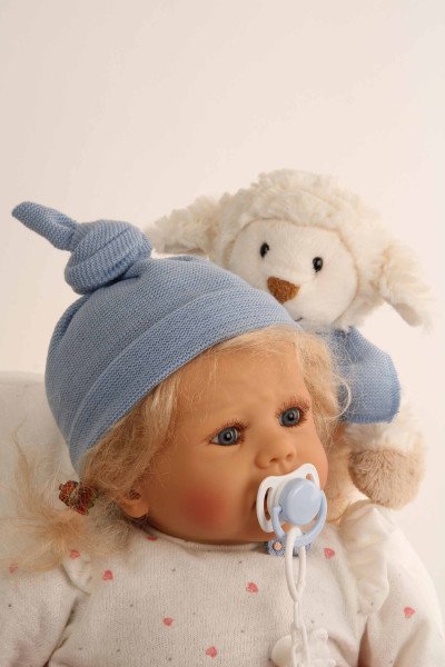 Schildkröt Manufaktur Baby Pina 52 cm von Karola Wegerich , blonde Haare, Kleidung weiss/blau/rot Exklusive Angebote