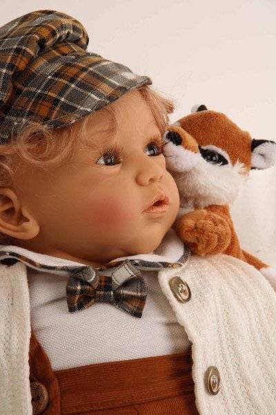 Schildkröt Manufaktur Puppe Gary 50 cm von Gudrun Legler rote Haare, Kleidung weiss/braun Blitzangebot