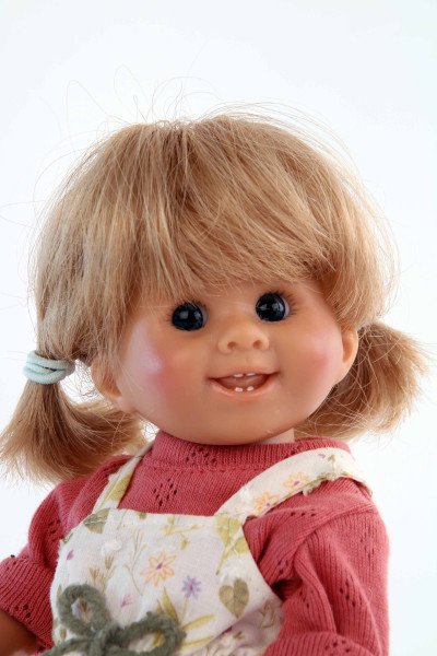 Schildkröt Manufaktur Puppe Müller-Wichtel Ida 25 cm blonde Haare, Blumenoverall Vatertagsangebot