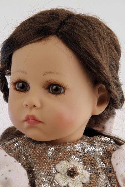 Schildkröt Manufaktur Puppe Elena sitzend 53 cm von Sybille Sauer braune Haare, festliches Kleid rose/rotgold Sonderangebot der Fabrik