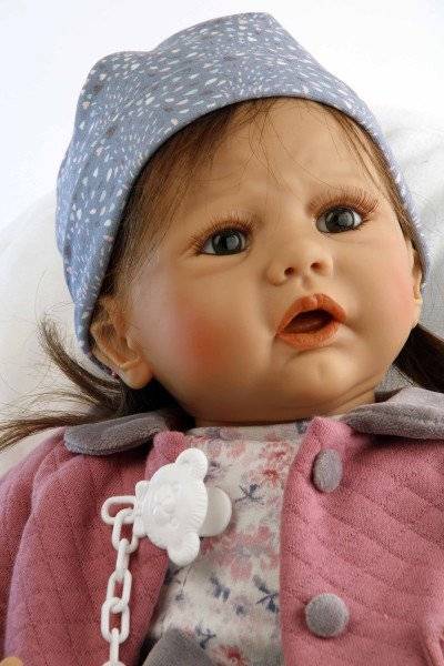 Schildkröt Manufaktur Baby Pina 52 cm von Karola Wegerich , braune Haare, Kleidung rose/grau/blau Discount Store für neue Produkte