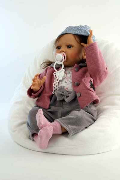 Schildkröt Manufaktur Baby Pina 52 cm von Karola Wegerich , braune Haare, Kleidung rose/grau/blau Discount Store für neue Produkte