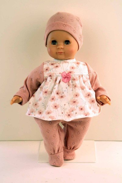 Schildkröt Manufaktur Puppe Schlummerle 32 cm mit Malhaar und braunen Schlafaugen, Kleidung rose/weiss Osterangebot