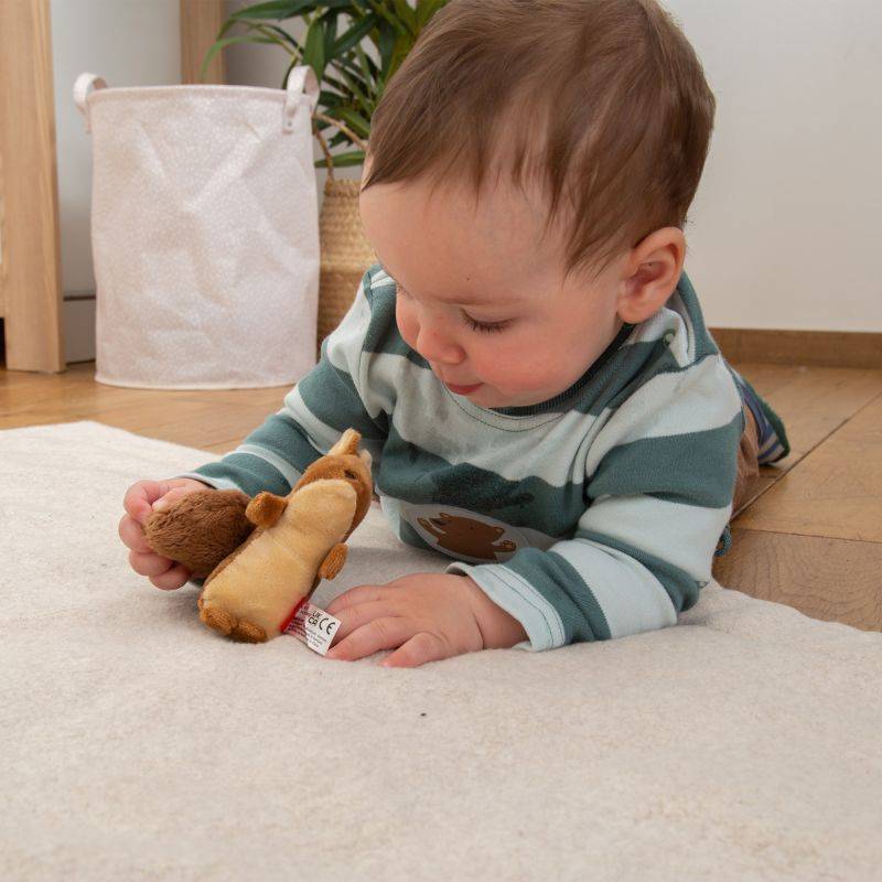 Sigikid Baby Rassel Eichhörnchen, Red Stars Riesige Rabatte