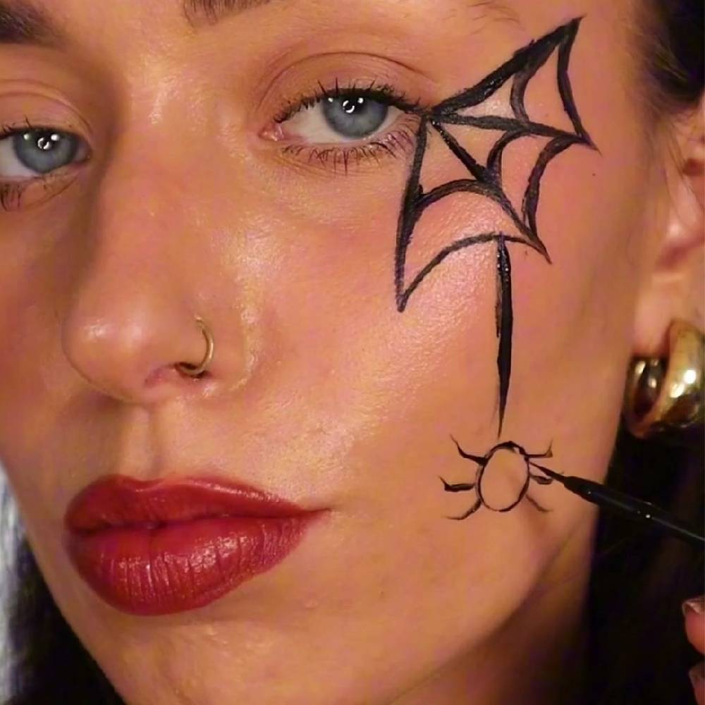 Strong Cosmetics Halloween-Bundle Bis zu 50% Rabatt
